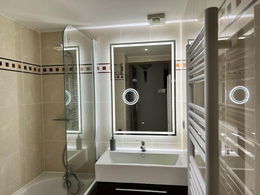 Luxury 3 Piece Garden Apartment In Cannes Marina Mandelieu Exteriér fotografie